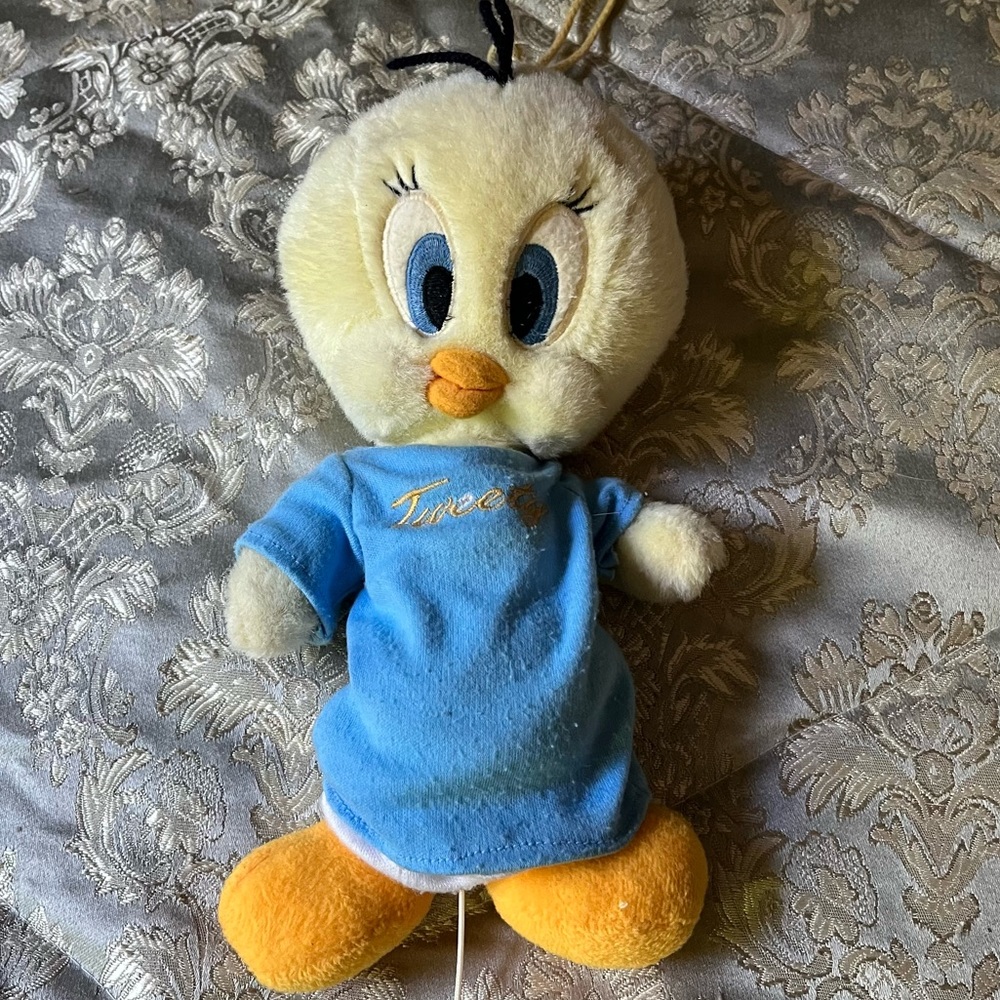 1995 Looney Tunes~Baby Tweety Bird~Musical Stuffed Toy